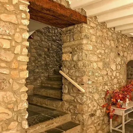 Medieval Castle With In Pre-pyrenees Prázdninový dům La Pobla de Lillet